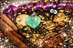 Pendentif cœur vert pastel 7.50e l’unité LIVRAISON INCLUSE a partir de 2 Articles